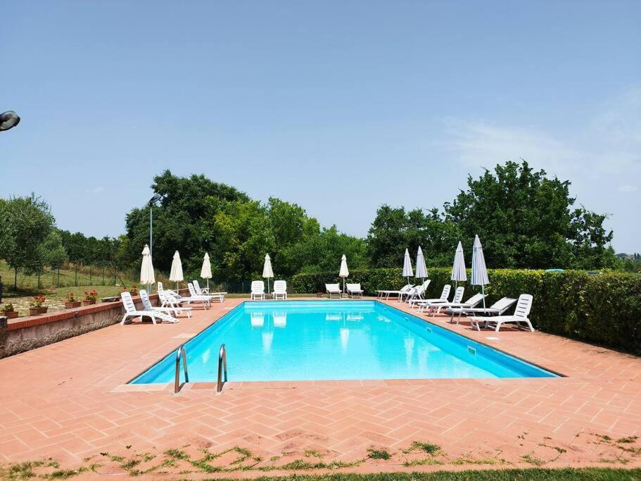 Relax Nella Jacuzzi In Toscana Colle Val D'Elsa Kültér fotó